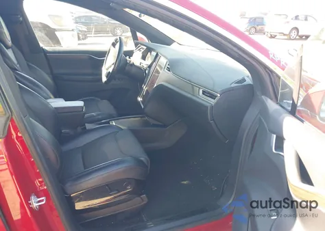 2016 Tesla Model X 60D/70D/75D/90D z USA, uszkodzony, nr VIN 5YJXCAE20GF015955